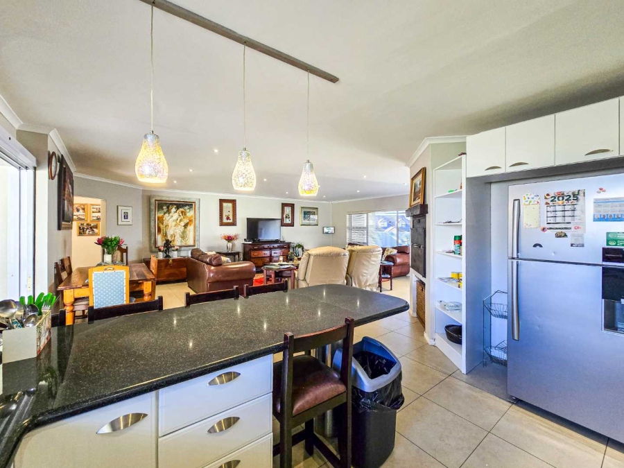 3 Bedroom Property for Sale in Stilbaai Wes Western Cape